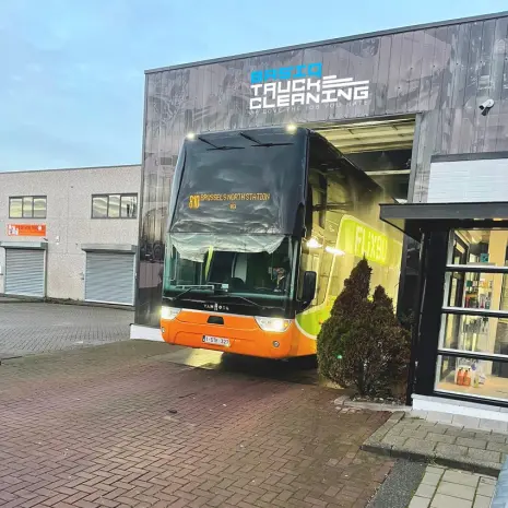 Bussen schoonmaken
